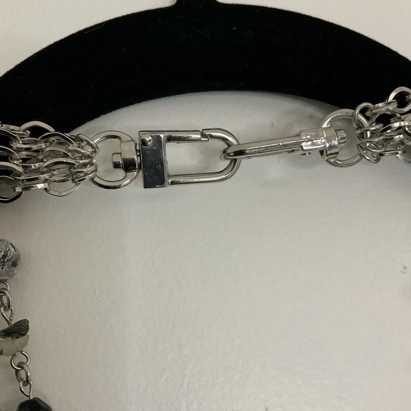 Cookie Lee Jewelry - Statement Necklace - Like New - 19.5” - Picture 4 of 10